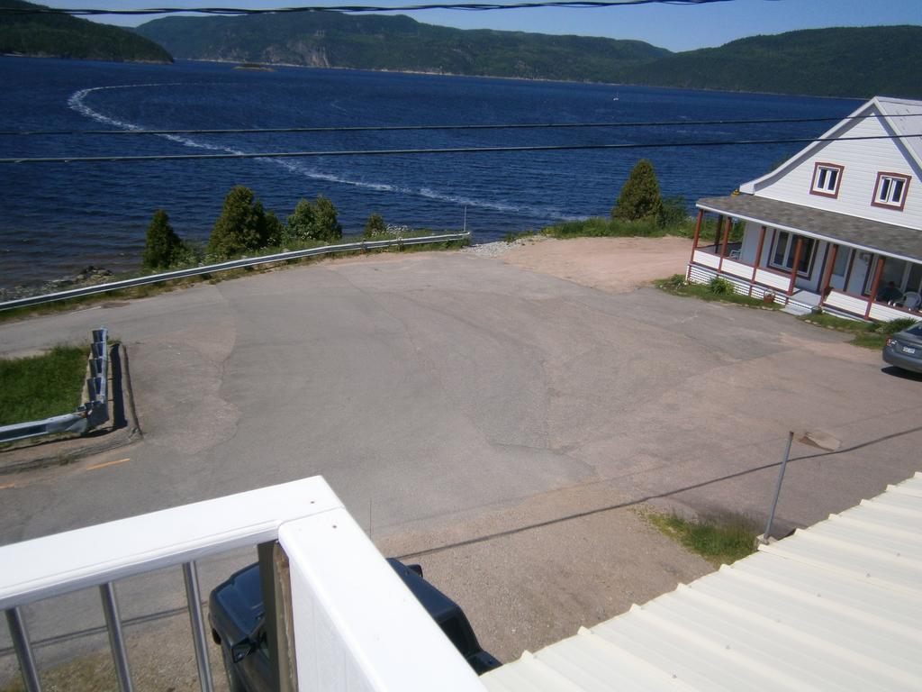 Apartement Mirador Du Fjord LʼAnse-Saint-Jean Exteriör bild