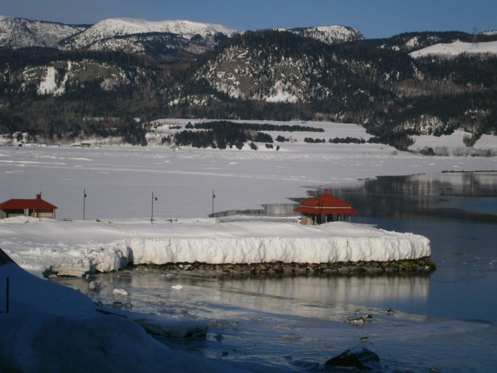 Apartement Mirador Du Fjord LʼAnse-Saint-Jean Exteriör bild